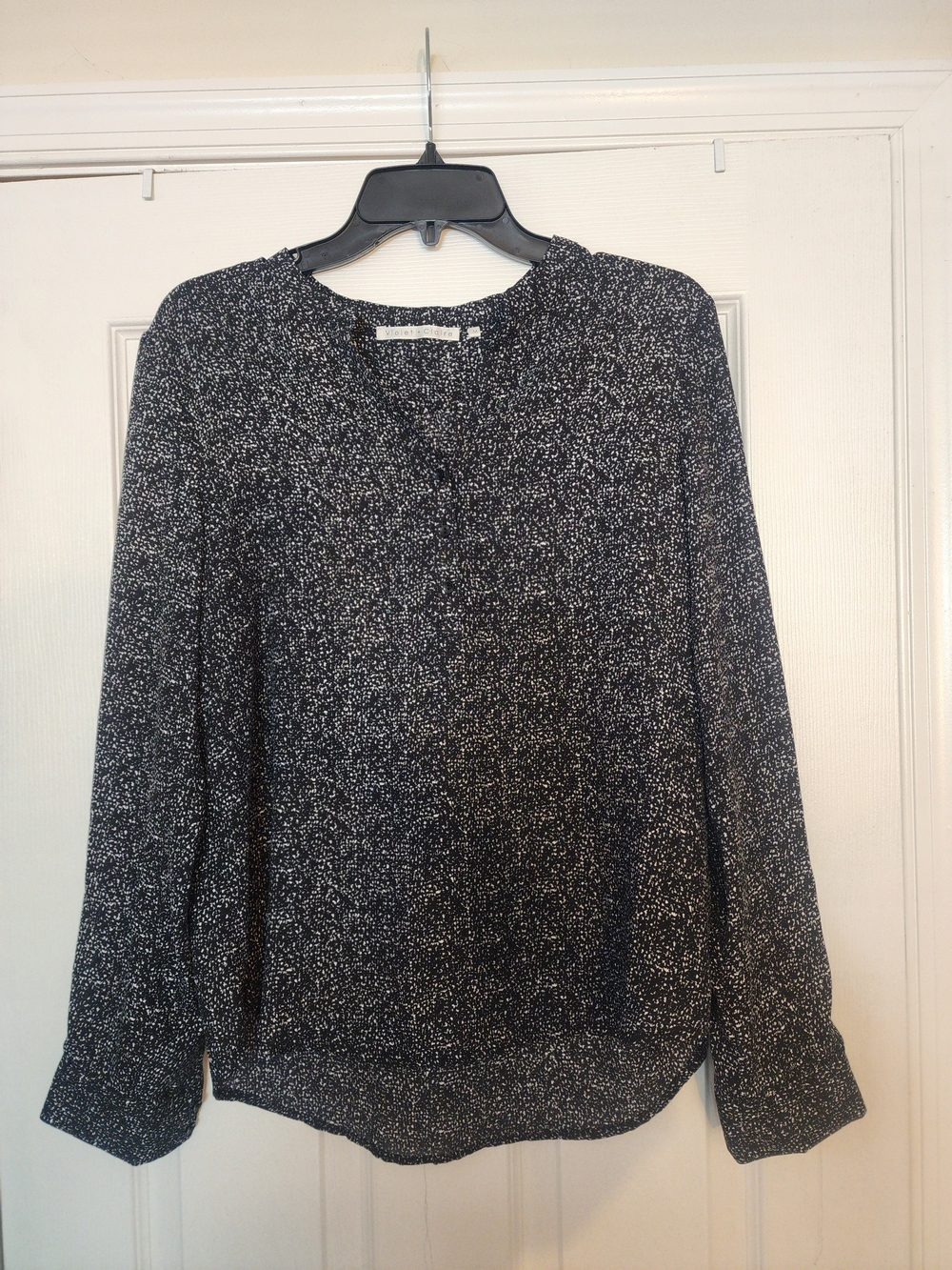 Violet & Claire Black and White Speckled Long-Sleeve Top